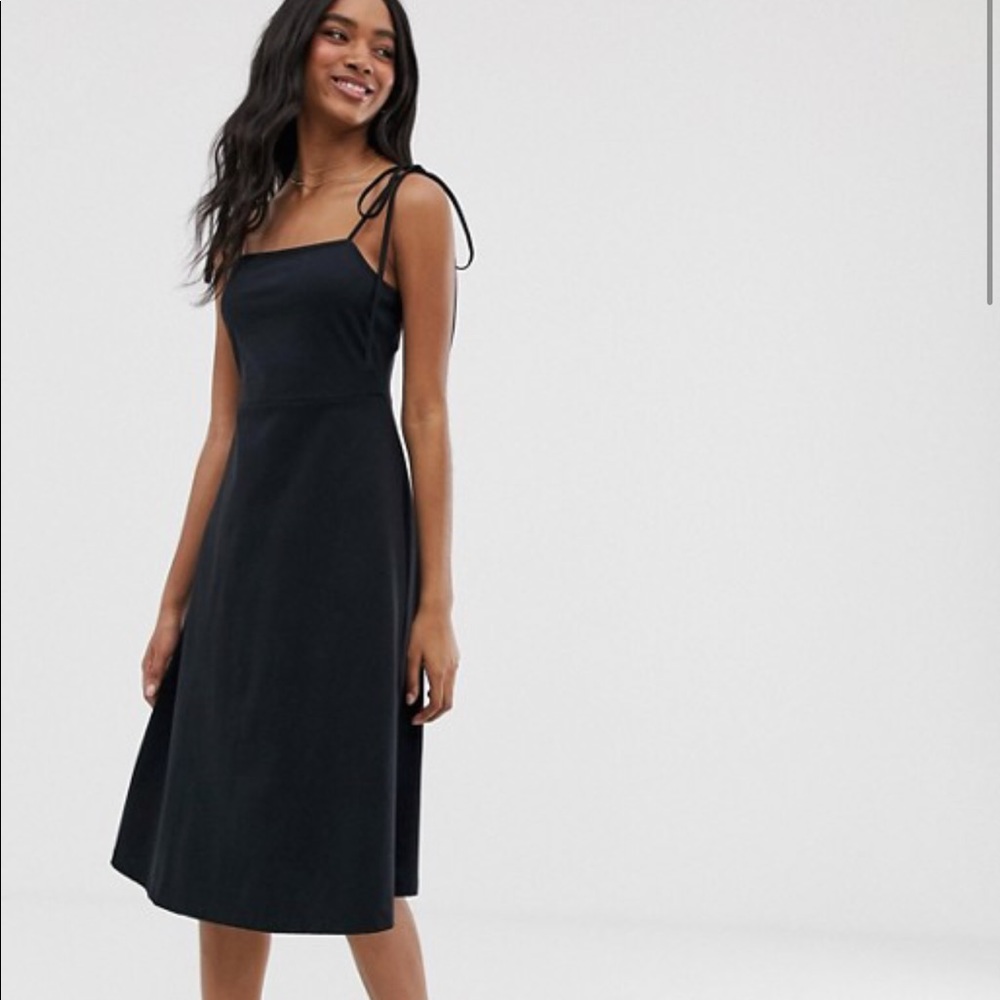 Black midi strap dress